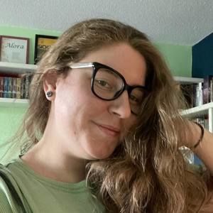 Meet your Posher, Alora